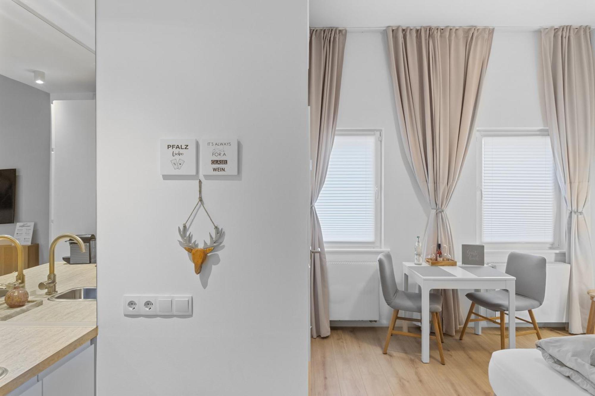 Winetime - Modern - Luxurioes - Direkt Im Zentrum - Stadtmitte لانداو إن در بفالتس المظهر الخارجي الصورة
